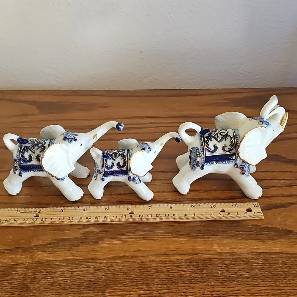 White Ceramic Elephant Figurine Family With 14K Gold Trim - Picture 2 of 13